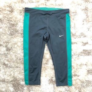 Nike Essential Dri-Fit Capri Legging Workout Tight Pants, M